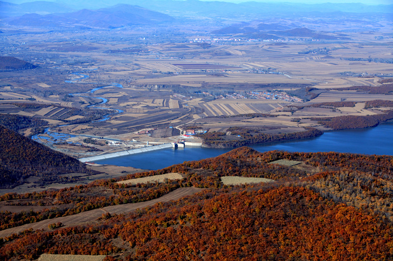 揚旗山航拍庫區(qū)及壩址全貌